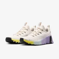 Nike Free Metcon 6 SE жіноча для тренування Кросівки колір сірий