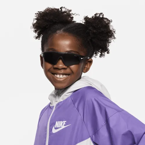 Nike Cloak Youth Mirroцвет красный Sunglasses цвет черный