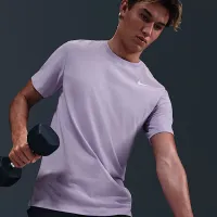 Nike Dri-FIT мужские Fitness футболка цвет фиолетовый