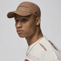 Nike Club Unstructuколір червоний Cap колір коричневий