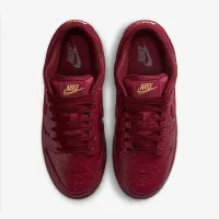 Nike Dunk Low жіноча Кросівки колір червоний