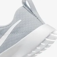 Nike Tanjun EasyOn Little детские Кроссовки цвет серый