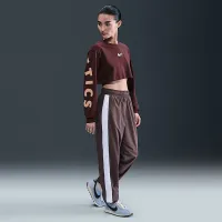 Nike Sportswear жіноча оверсайз Long-Sleeve Cropped футболка колір червоний