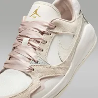 Nike Jordan CMFT Era жіноча Кросівки колір білий