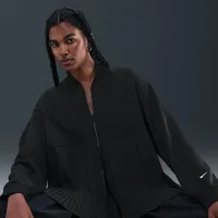 Nike Sportswear женская Pleated Куртка цвет черный