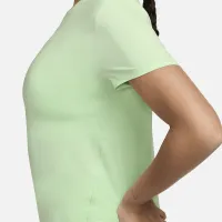 Nike One Classic жіноча Dri-FIT Short-Sleeve Top колір зелений