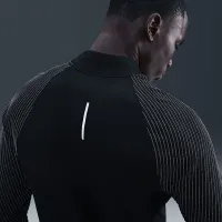 Nike чоловічі Dri-FIT 1/2-Zip Running Top with Reflective Accents колір чорний