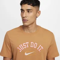 Nike Sportswear чоловічі футболка колір коричневий