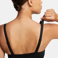 Nike Indy Plunge Cutout женская Medium-Support Padded Sports Bra цвет черный