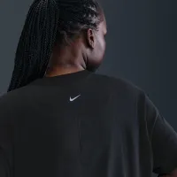 Nike One Relaxed женская Dri-FIT Cropped Short-Sleeve Top (большие размеры) цвет черный