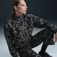 Nike Sportswear Windrunner женская Loose Woven UV Protection Woven Full-Zip Printed Куртка цвет черный