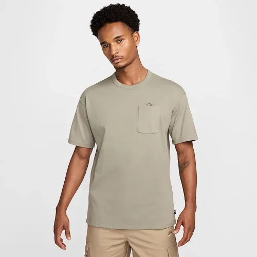 Nike Sportswear Premium Essentials чоловічі Pocket футболка колір зелений