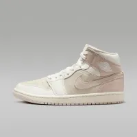 Nike Air Jordan 1 Mid SE жіноча Кросівки колір білий