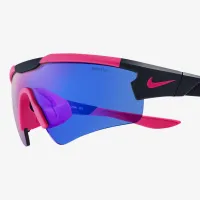 Nike Cloak Youth Mirroцвет красный Sunglasses цвет черный