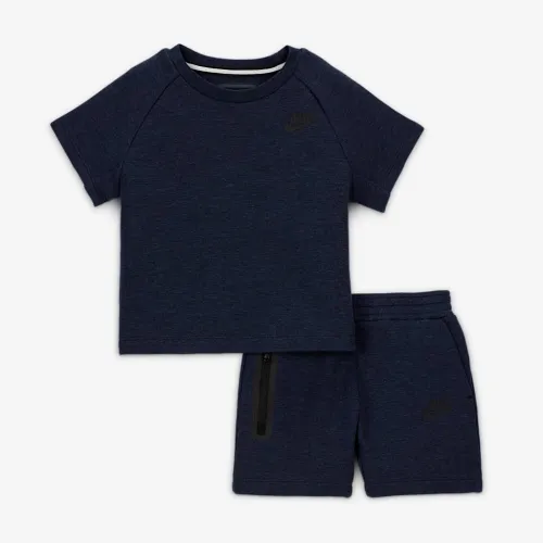 Nike Tech Fleece Baby Tee and шорты набор цвет серый