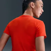 Nike Sportswear Chill Knit женская Cropped футболка цвет красный