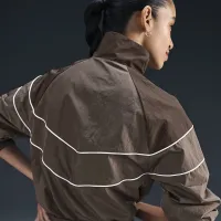 Nike Windrunner женская Loose UV Woven Full-Zip Куртка цвет коричневый