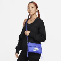 Nike Sportswear женская Futura 365 Crossbody сумка (3L) цвет фиолетовый