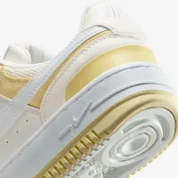 Nike Gamma Force женская Кроссовки цвет белый