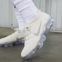 Nike Air VaporMax 2023 Flyknit жіноча Кросівки колір сірий