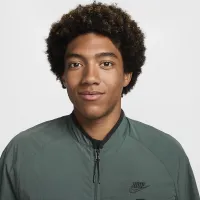 Nike Tech мужские Woven Куртка цвет зеленый