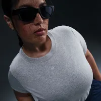 Nike Sportswear Chill Knit жіноча Cropped футболка (великі розміри) колір сірий