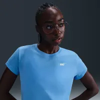 Nike Sportswear Club женская Short-Sleeve Cropped Graphic футболка синий