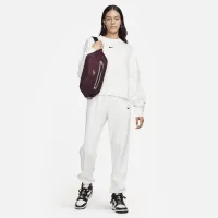 Nike Elemental Premium Fanny Pack (8L) колір червоний