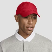 Nike Dri-FIT Club Unstructuколір червоний Metal Swoosh Cap колір червоний
