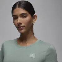 Nike Jordan Essentials жіноча Slim Short-Sleeve футболка колір зелений