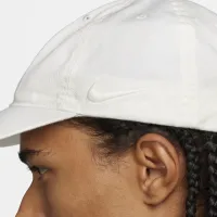 Nike Club Unstructuцвет красный Flat Bill Cap цвет белый