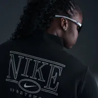 Nike Sportswear Club Fleece женская Mock-Neck 1/2-Zip Graphic Top (большие размеры) цвет черный
