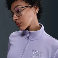 Nike Sportswear Club Fleece женская Mock-Neck 1/2-Zip Graphic Top цвет фиолетовый