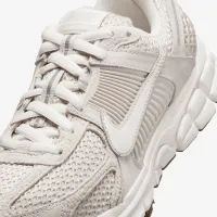 Nike Zoom Vomero 5 женская Кроссовки цвет коричневый
