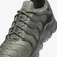 Nike Air VaporMax Plus чоловічі Кросівки колір сірий