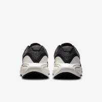 Nike Revolution 8 жіноча Road Running Кросівки (Extra Wide) колір коричневий