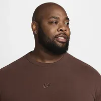 Nike Sportswear Premium Essentials чоловічі футболка колір коричневий