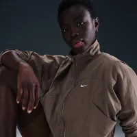 Nike Sportswear Everything Wovens женская оверсайз Repel UV Protection Куртка цвет коричневый