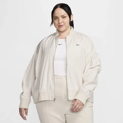 Nike Sportswear Essential женская оверсайз Bomber Куртка (большие размеры) цвет коричневый