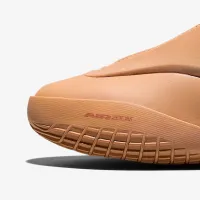 Nike SHAI 001 Кроссовки цвет коричневый
