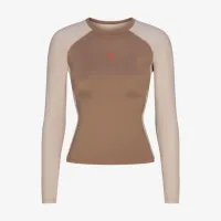 NikeSKIMS Shine женская Long-Sleeve Crew-Neck Top цвет коричневый