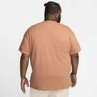 Nike Sportswear Premium Essentials чоловічі футболка колір коричневий