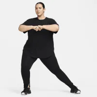 Nike One Relaxed жіноча Dri-FIT Short-Sleeve Top (великі розміри) колір чорний