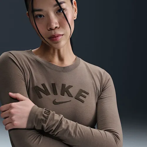 Nike Sportswear Chill Knit жіноча Slim Cropped футболка колір коричневий