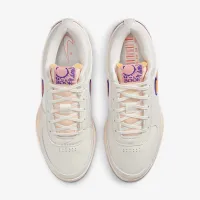 Nike Book 1 