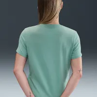 Nike Sportswear Club Essentials женская футболка цвет зеленый