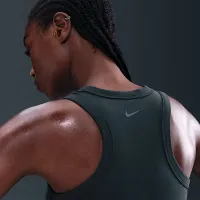 Nike One Fitted женская Dri-FIT Cropped Tank Top цвет зеленый
