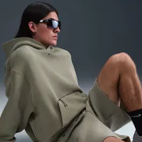 Nike Tech чоловічі Fleece шорти колір зелений