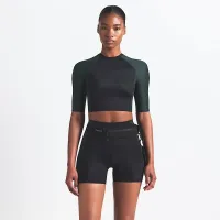 NikeSKIMS Shine женская Padded 1/2-Sleeve Crop Top цвет черный