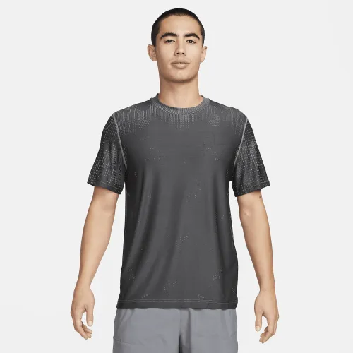 Nike A.P.S. чоловічі Dri-FIT ADV Short-Sleeve Versatile Top колір сірий